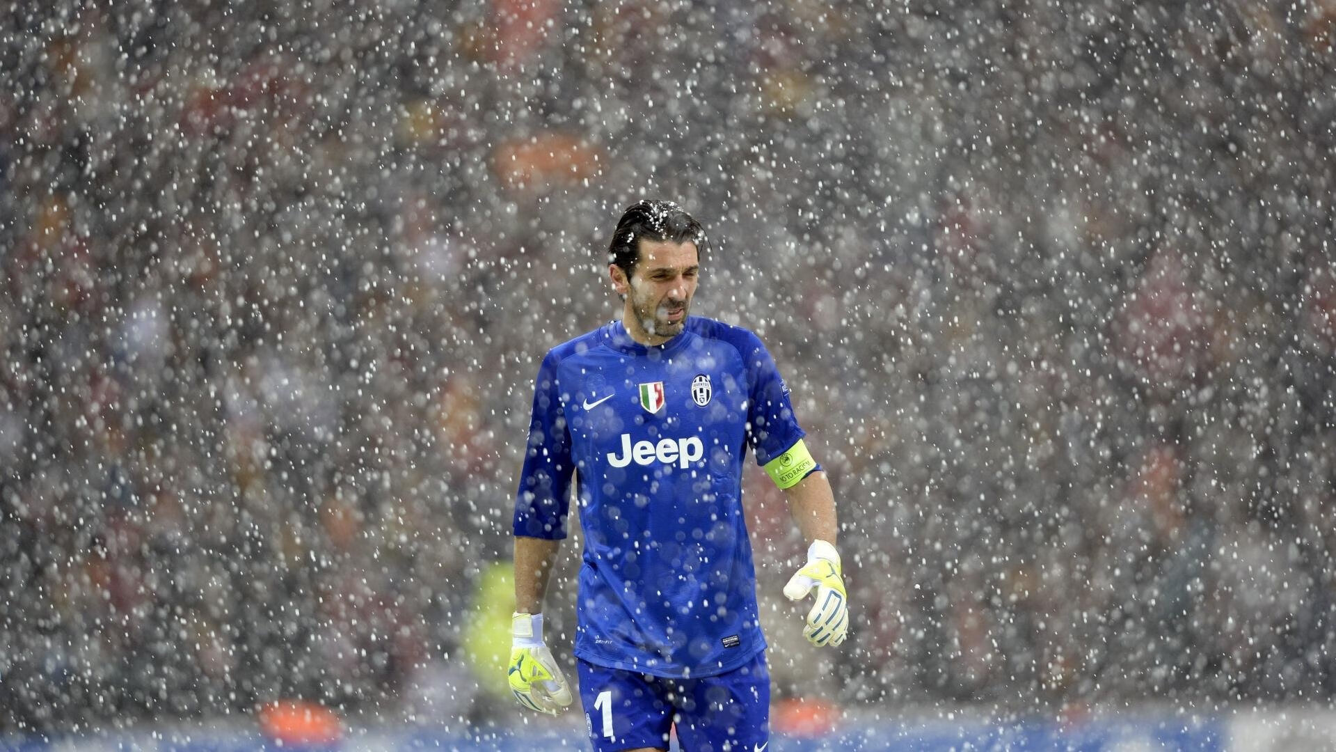 世界杯巅峰对决:激烈战场,精彩纷呈!,世界杯经典比赛视频