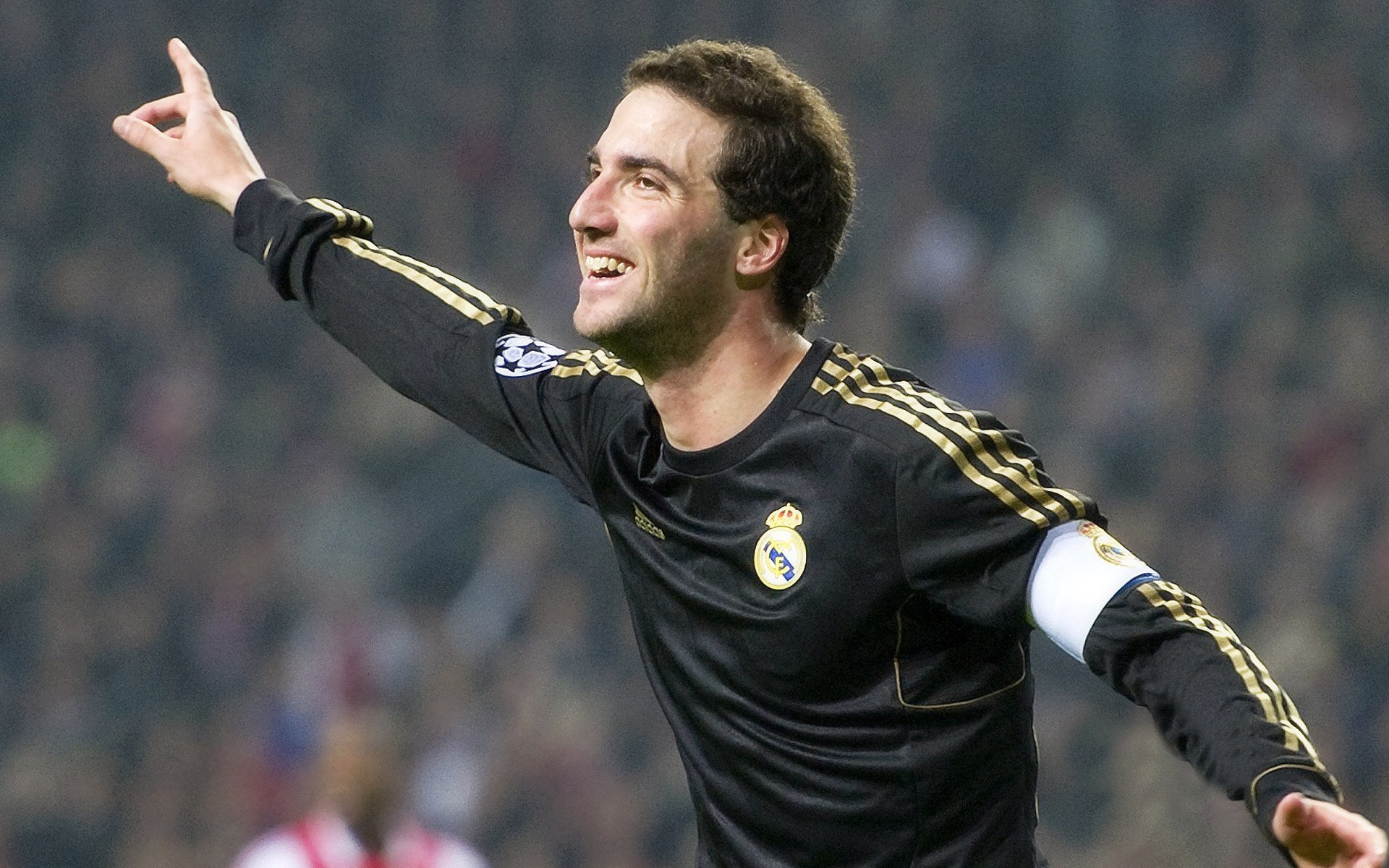 世界杯巅峰对决:激烈战场,精彩纷呈!,世界杯经典比赛视频