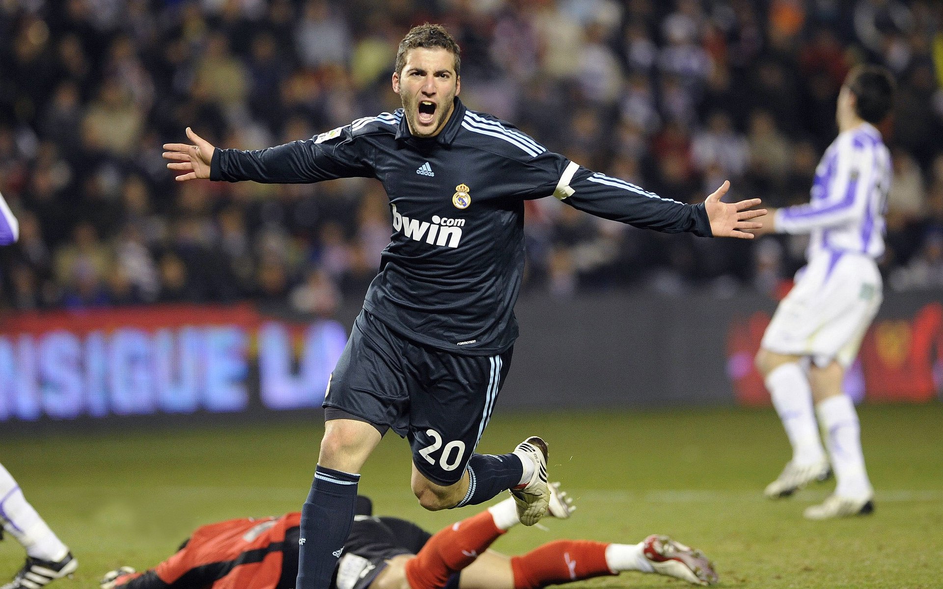 争夺冲击季后赛门票的紧张时刻!,冲击总决赛